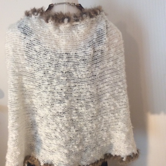 Hand Knit Cape with Authentic Rabbit Fur Trim - Picture 4 of 6